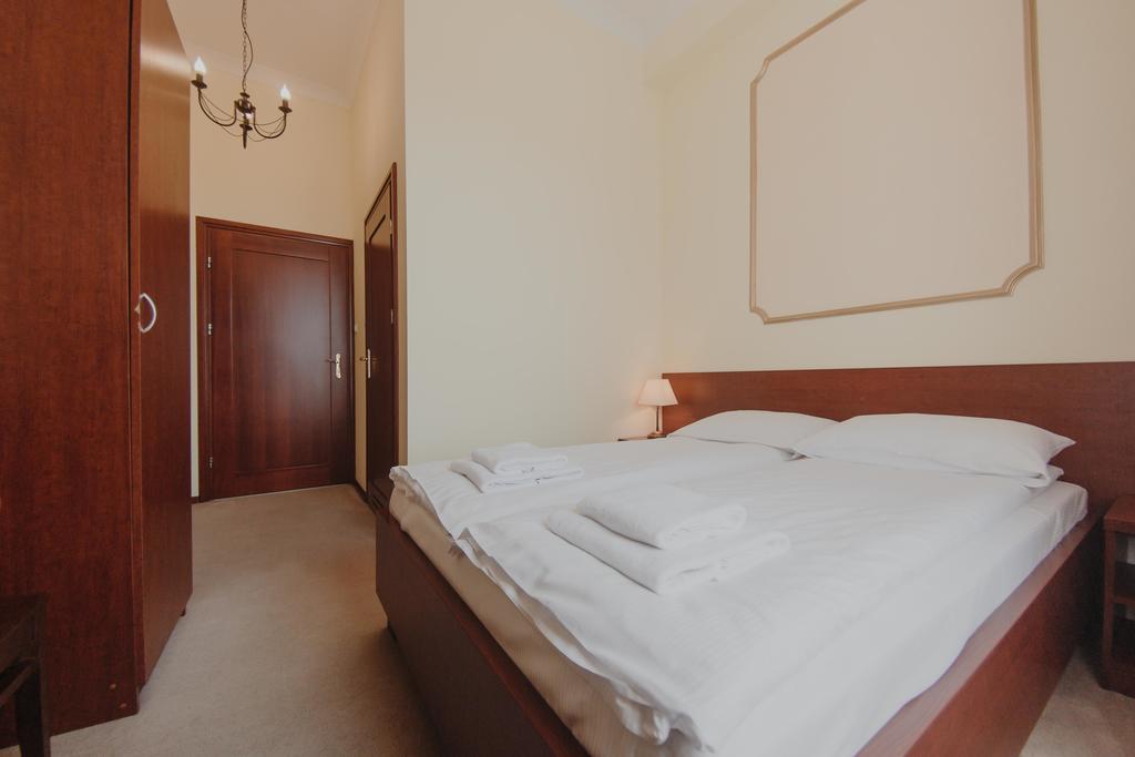 Hotel Cesarski - Kaiserhof Giżycko Kültér fotó